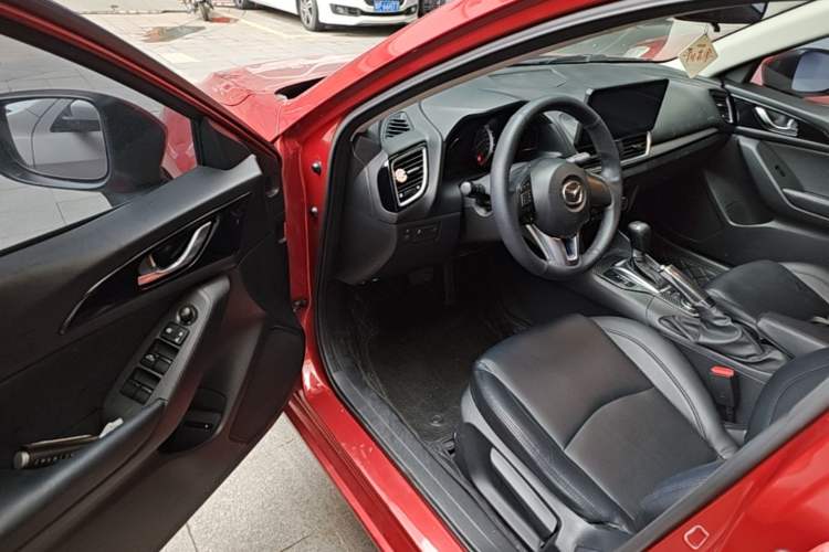 Used Mazda 3 Axela 2014 Sedan 1.5L Automatic Luxury Model Driver Seat