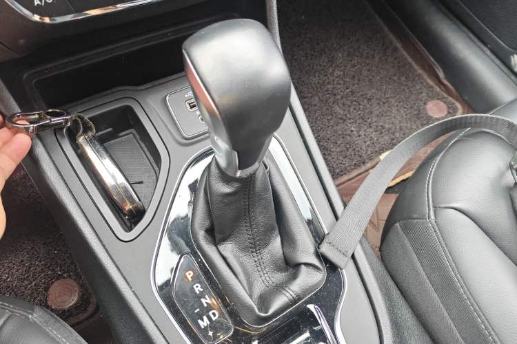 Used Jeep Cherokee 2020 2.0T Two-Wheel Drive Leading Edition Gear Lever