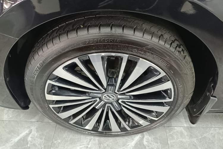 Used Volkswagen Passat 2019 330TSI Luxury Edition China VI Standard
