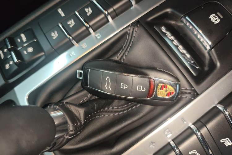 Used Porsche Macan 2018 Macan 2.0T Vehicle Key