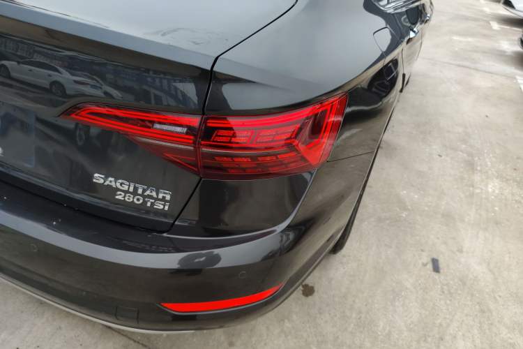 Used Volkswagen Sagitar 2020 280TSI DSG Comfort Version China VI Standard Right Rear Taillight