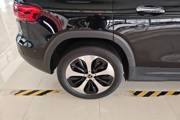 Used Mercedes-Benz GLB 2021 GLB 200 4MATIC Right Rear Wheel Hub