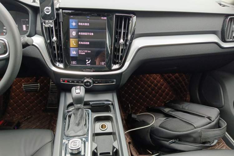 Used Volvo S60 2021 T4 Zhiyi Luxury Edition Audio And AC Panel