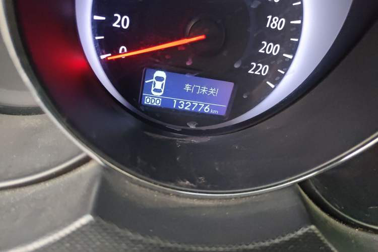 Used Kia Forte 2014 1.6L AT Premium Model Odometer Close Up