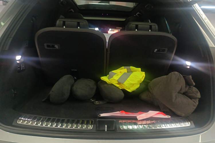 Used Li Auto L8 2023 Pro Model
