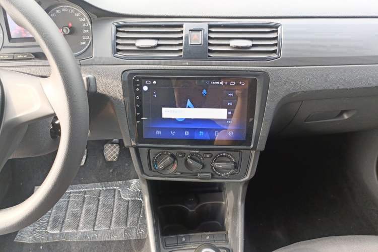 Used Volkswagen Santana 2021 1.5L Manual Fashion Edition Audio And AC Panel