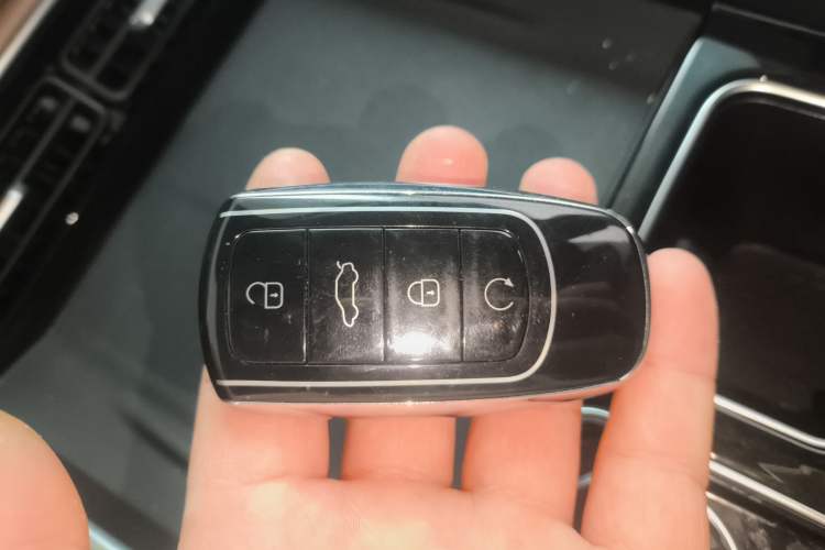 Used Chery Tiggo 8 L 2024 2.0T Two-Wheel Drive Prestige Version 5 Seats