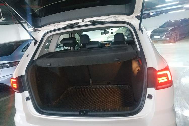 Used Volkswagen Tharu 2020 280TSI Two-Wheel Drive Luxury Plus Version China VI Standard Trunk