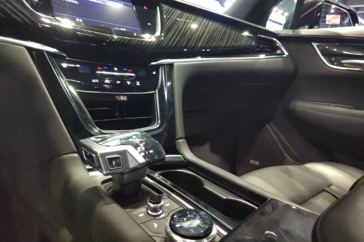 Used Cadillac XT6 2022 2.0T Six-Seater Two-Wheel-Drive Luxury Version