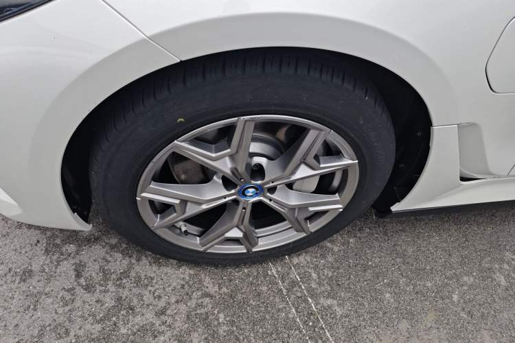 Used BMW i3 2024 eDrive 35 L Left Front Wheel Hub