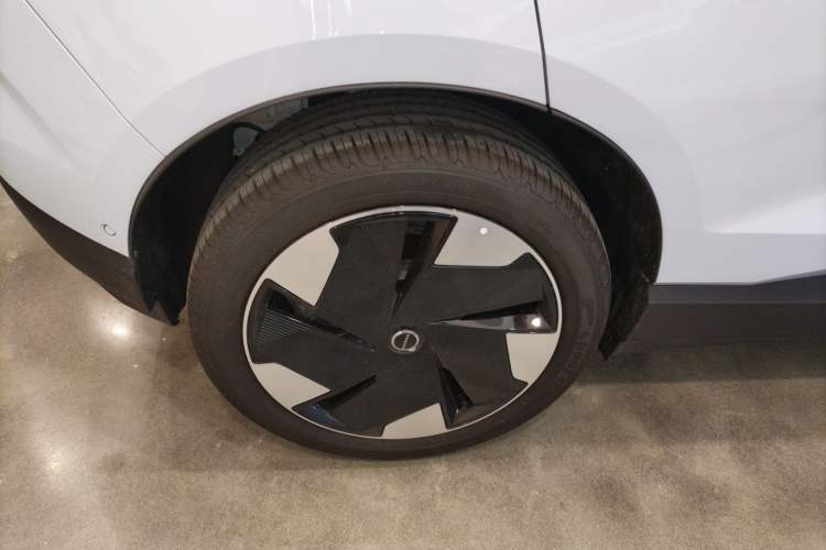 Used Volvo EX30 2025 Rear-Drive Long-Range Version Ultra