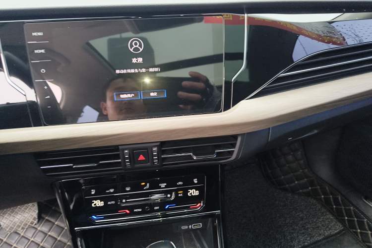 Used Volkswagen Passat 2020 330TSI Luxury Edition China VI
