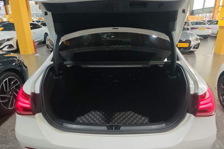 Used Mercedes-Benz A-Class 2022 Restyled A 200 L Sport Sedan Fashion Version