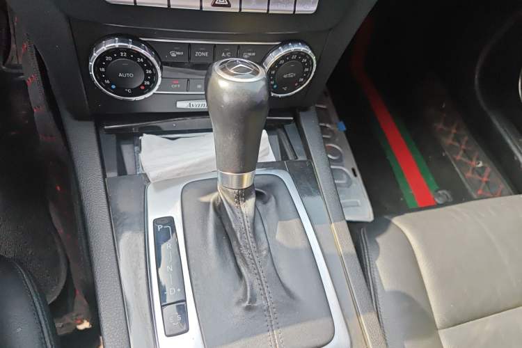 Used Mercedes-Benz C-Class 2013 C 260 CGI Fashion Model Gear Lever