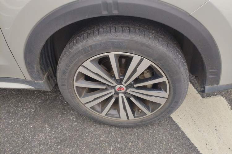 Used Roewe RX5 New Energy 2017 eRX5 50T Hybrid Connected Prestige Flagship Edition Right Front Wheel Hub