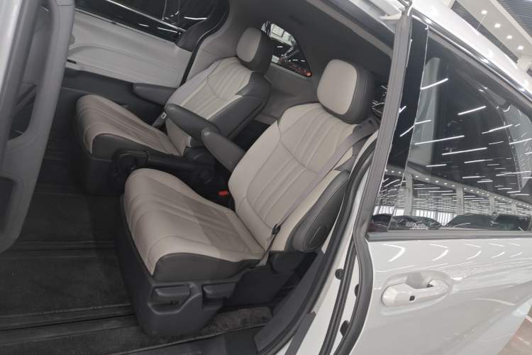 Used Toyota SIENNA 2023 2.5L Hybrid Comfort Edition