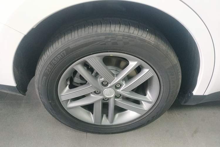 Used Hongqi E-QM5 2025 500km Range Commuter Version
