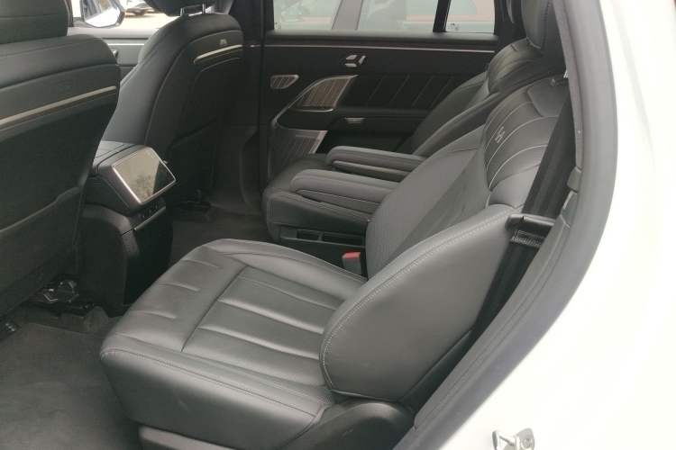 Used ONVO Luxeed L90 2025 Model—Max Six-Seater Version