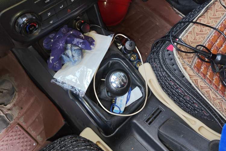 Used CHANGAN OSHAN X70A 2019 1.5L Manual Comfort Model China VI Standard Gear Lever