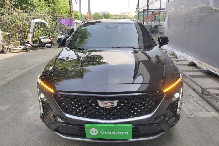 Used Cadillac GT4 2023 25T Luxury Model
