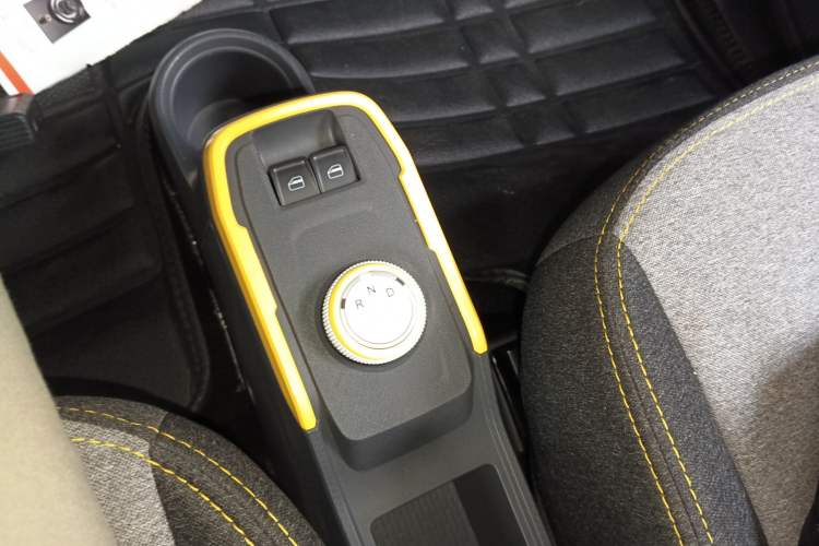 Used Chery New Energy QQ Ice Cream 2022 170km Sundae Phosphate Lithium-Ion