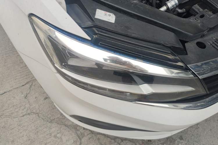 Used Volkswagen Lamando 2019 230TSI DSG Vision Edition China VI Standard Right Front Headlight