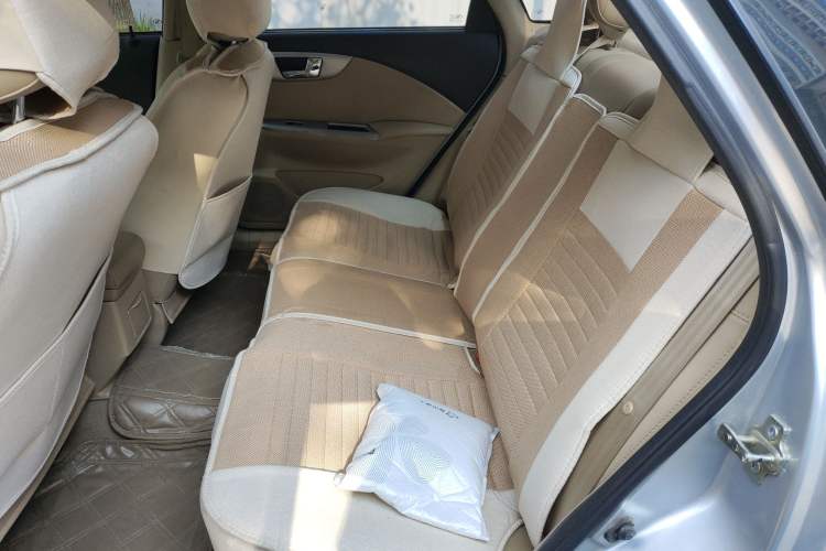 Used Buick Excelle 2013 1.5L Automatic Classic Model
