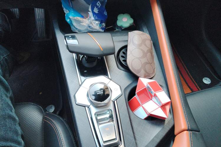 Used CHANGAN UNI-V 2022 1.5T Prestige Version Gear Lever