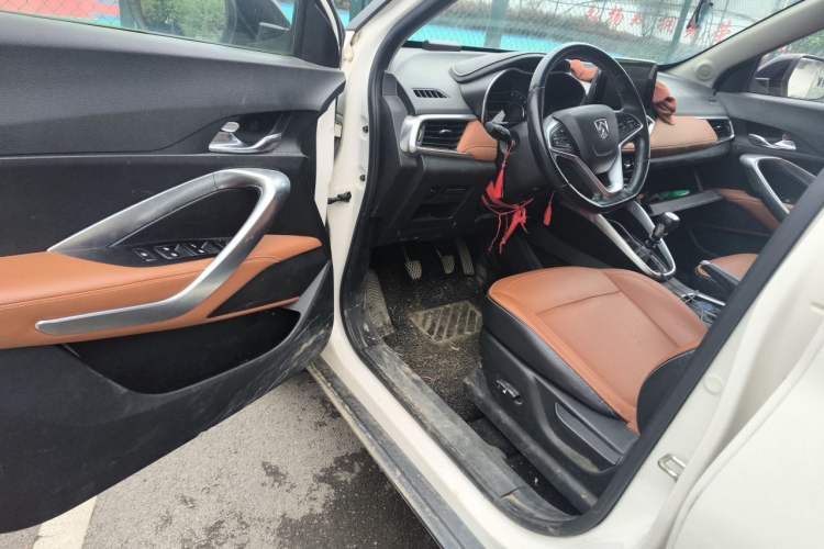 Used Baojun 510 2017 1.5L Manual Luxury Model Driver Seat