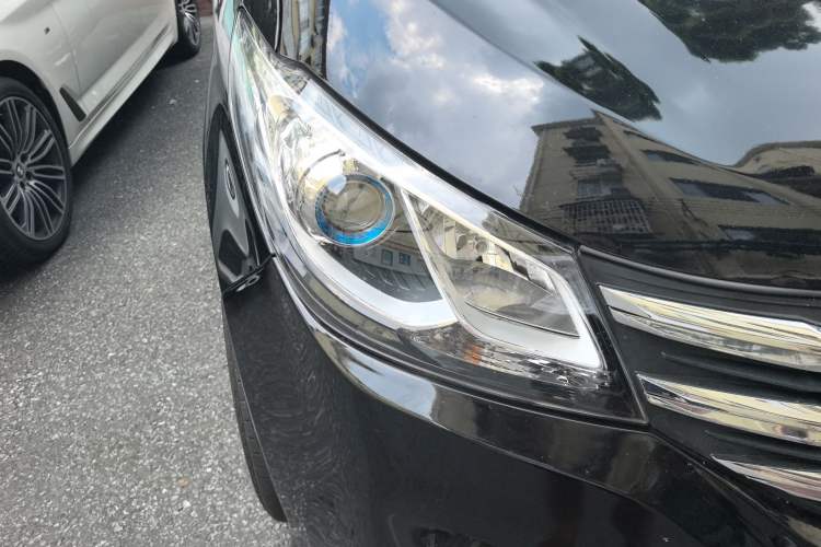 Used SAIC MAXUS G10 2021 2.0T Automatic Elite Edition Diesel 9-Seater