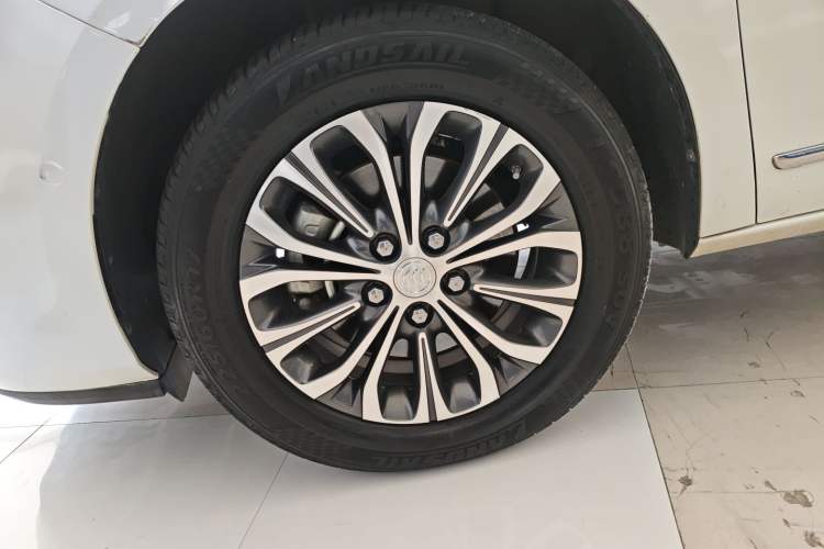 Used Buick GL8 2021 Land Cruiser Executive 652T Premium Model
