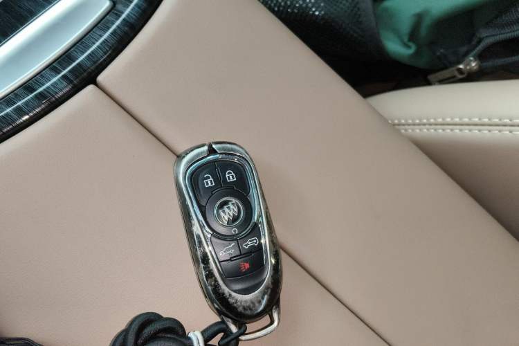 Used Buick GL8 2017 ES 28T Flagship Model China V Standard
