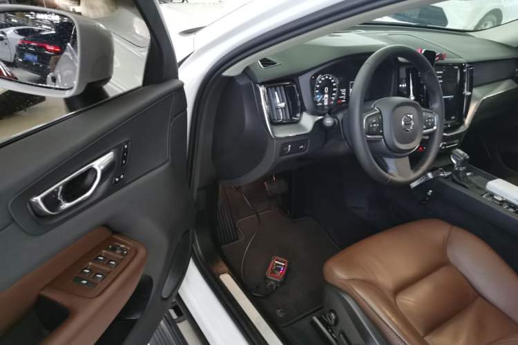 Used Volvo XC60 2020 T5 4x4 Zhiyi Luxury Edition
