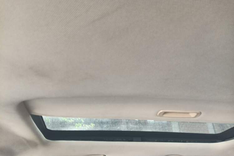 Used BYD Sirui 2013 1.5TI Manual Luxury Model Headliner