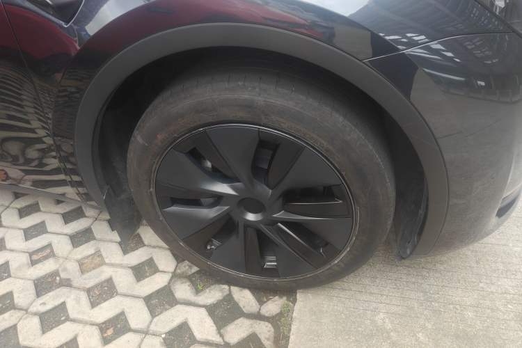 Used Tesla Model Y 2024 Rear-Wheel-Drive Version Right Front Wheel Hub