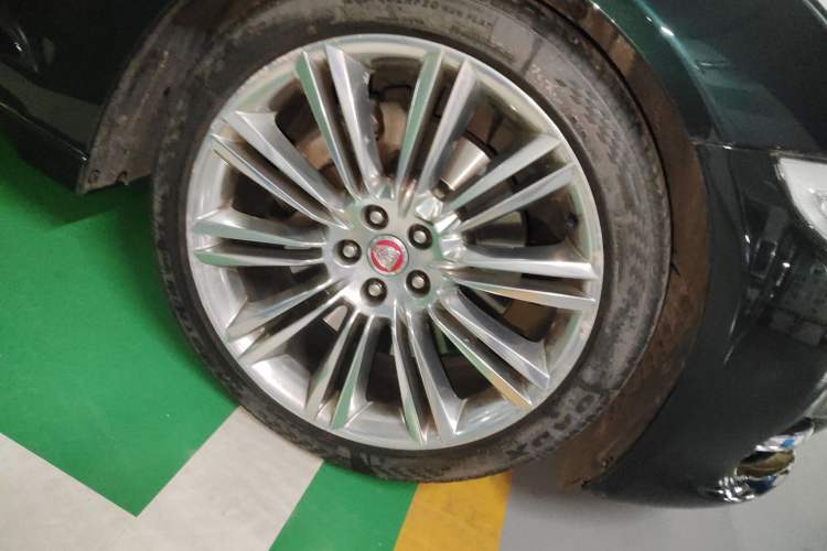 Used Jaguar XJ 2013 XJL 3.0 SC Panoramic Business Edition
