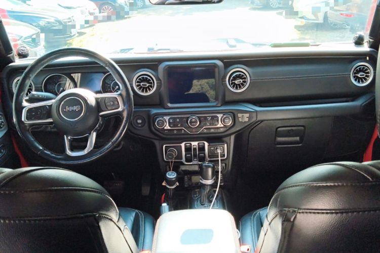 Used Jeep Wrangler 2019 2.0T Sahara Four-Door Version China VI Emission Standard