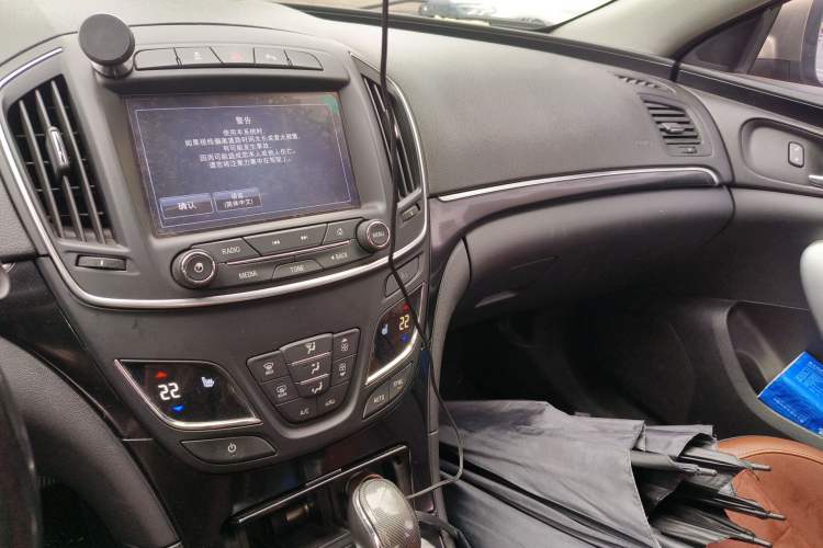 Used Buick Regal 2015 1.6T Fashion Tech Model
