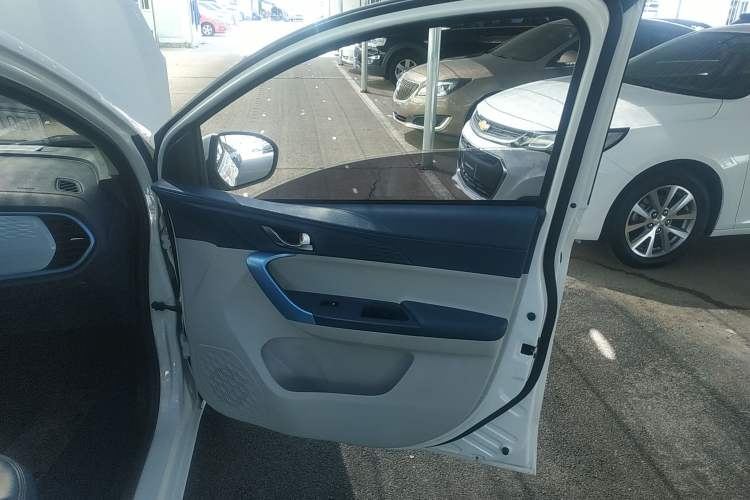 Used Oshan Benni E-Star 2022 Qingxin Edition Colorful Model Lithium Iron Phosphate
