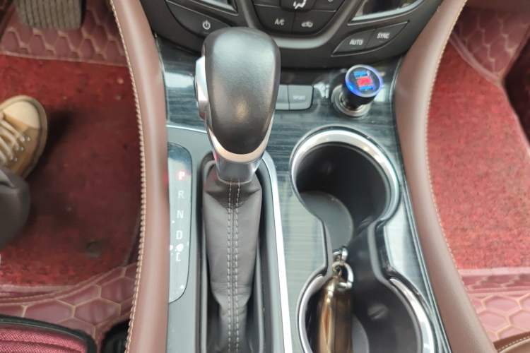 Used Buick Envision 2018 28T Four-Wheel Drive Elite Version Gear Lever