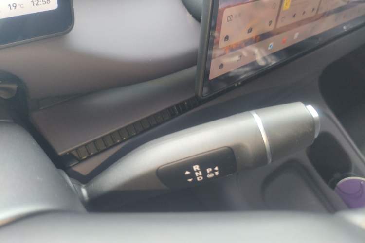 Used Leapmotor C16 2024 All-Electric 520 LiDAR Edition Gear Lever