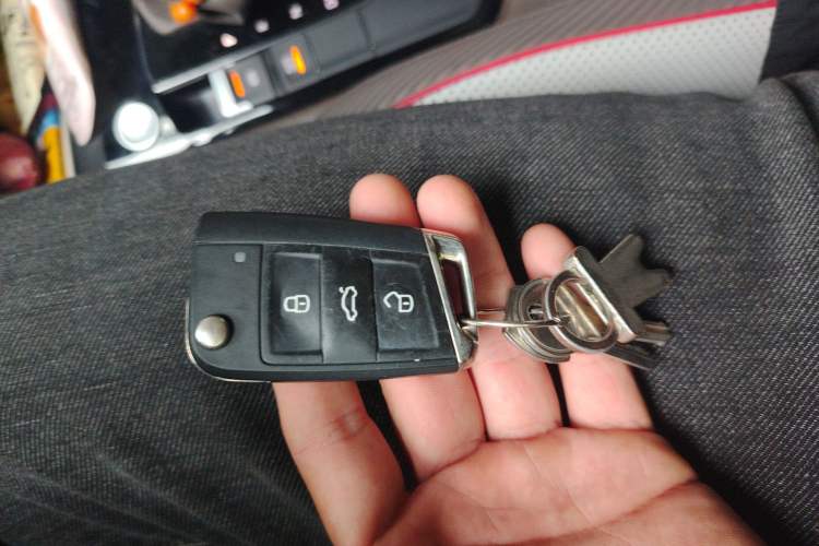 Used Volkswagen Tiguan L 2022 330TSI Automatic Two-Wheel Drive R-Line Enhanced Edition Vehicle Key