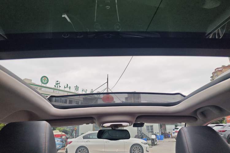 Used BYD Song 2016 Gaishi Edition 1.5TI Manual Haoya Model Headliner