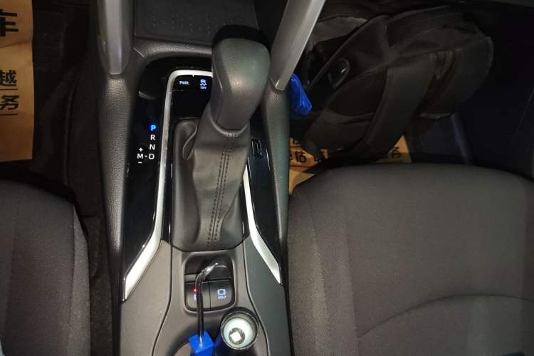 Used Toyota Corolla Cross 2022 2.0L Elite Edition Gear Lever