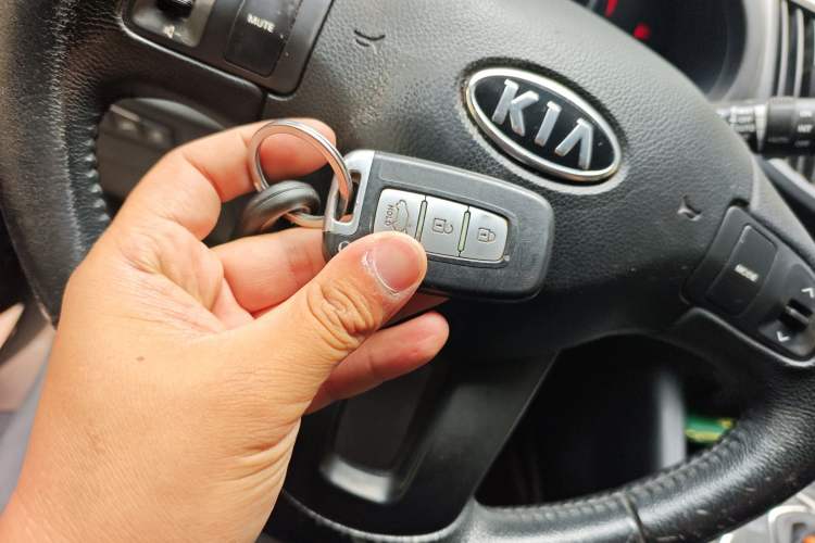 Used Kia Sportage R 2012 2.0L Automatic Two-Wheel Drive NAVI Vehicle Key