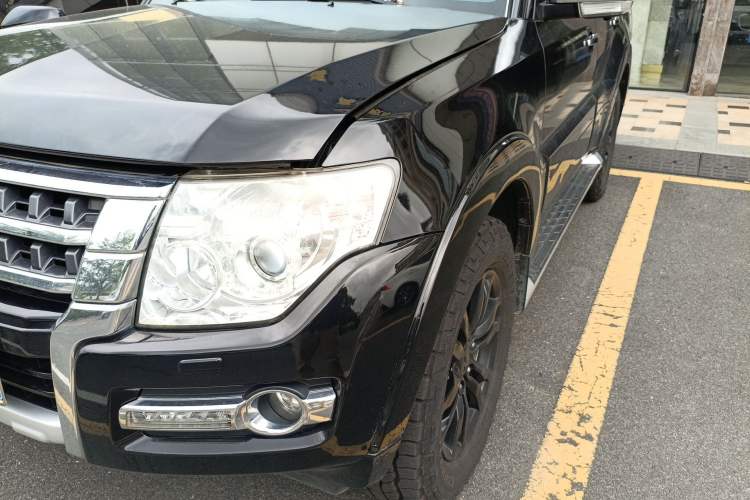 Used Mitsubishi Pajero 2017 V97 3.8L 5-Door GLS Model with Sunroof – U.S. Specification