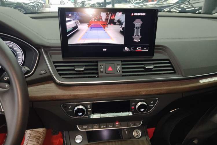 Used Audi Q5L 2022 Updated Version 45T Luxury Prestige Edition Audio And AC Panel