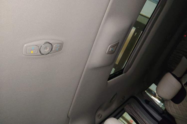 Used Ford Tourneo Custom 2020 2.0T Automatic Elite Edition China VI Standard