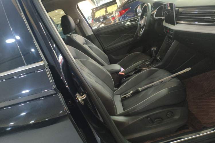 Used Volkswagen Tiguan L 2023 Restyled 330TSI Automatic Two-Wheel Drive R-Line Enhanced Comfort Version