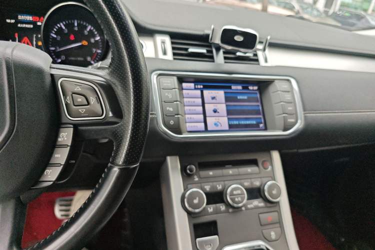 Used Land Rover Range Evoque 2013 2.0T 3-Door Ignite Edition Audio And AC Panel